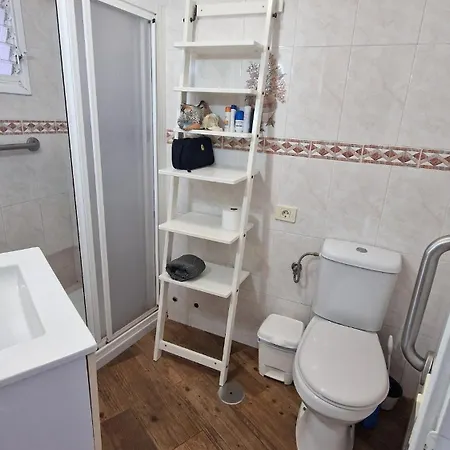 Warm & Cozy With Lovely Sea View Дом отдыха