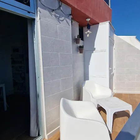 Warm & Cozy With Lovely Sea View