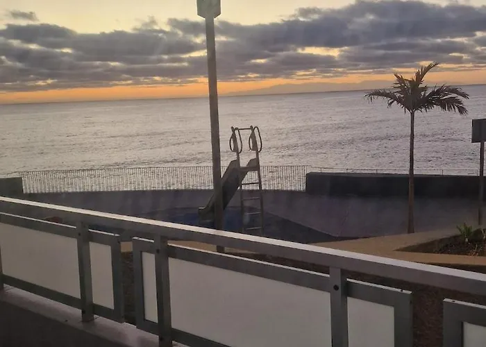 Warm & Cozy With Lovely Sea View *