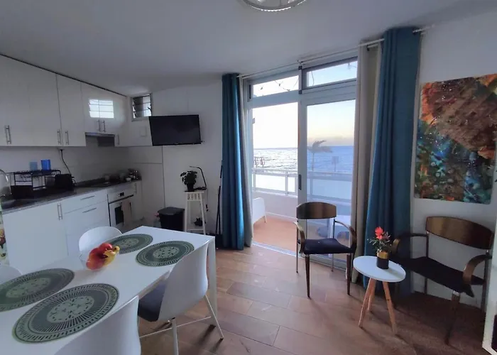 Warm & Cozy With Lovely Sea View Candelaria