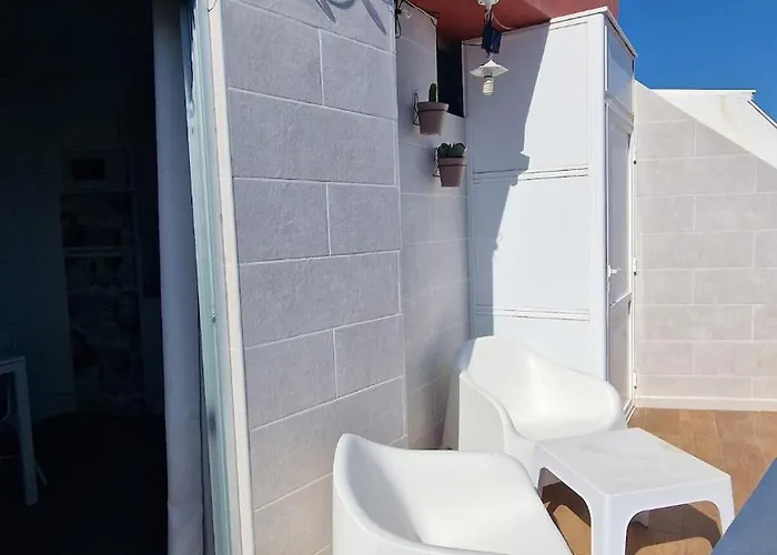 Warm & Cozy With Lovely Sea View