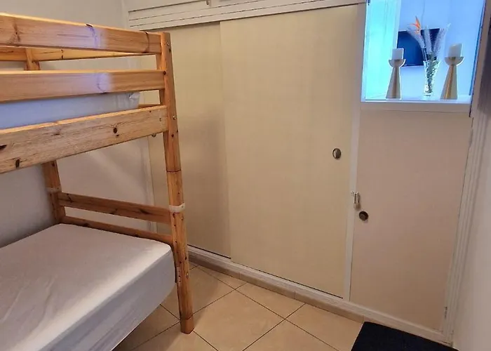 Warm & Cozy With Lovely Sea View