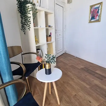 펜션 Warm & Cozy With Lovely Sea View 칸델라리아