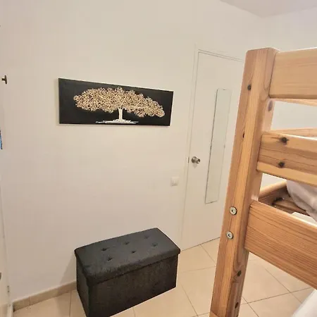 Warm & Cozy With Lovely Sea View *