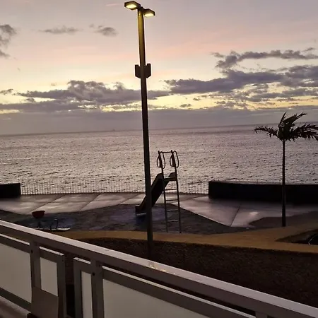 Warm & Cozy With Lovely Sea View Holiday home