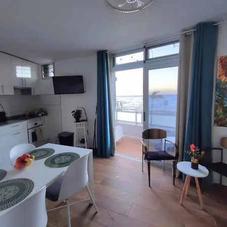 Warm & Cozy With Lovely Sea View Candelaria