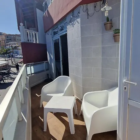 Warm & Cozy With Lovely Sea View 칸델라리아