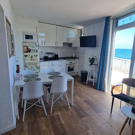 Warm & Cozy With Lovely Sea View * 칸델라리아