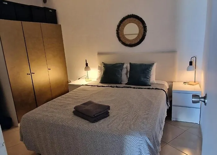 Warm & Cozy With Lovely Sea View