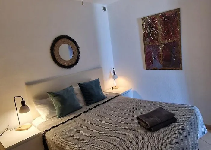 Warm & Cozy With Lovely Sea View Hébergement de vacances