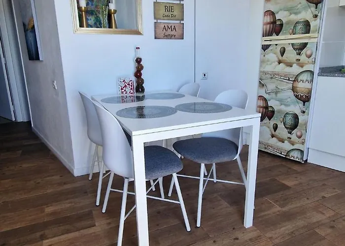 Warm & Cozy With Lovely Sea View Hébergement de vacances *