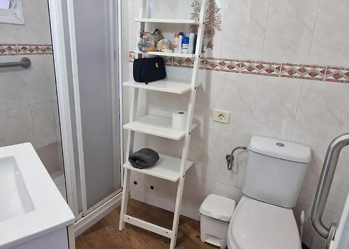 Warm & Cozy With Lovely Sea View Hébergement de vacances